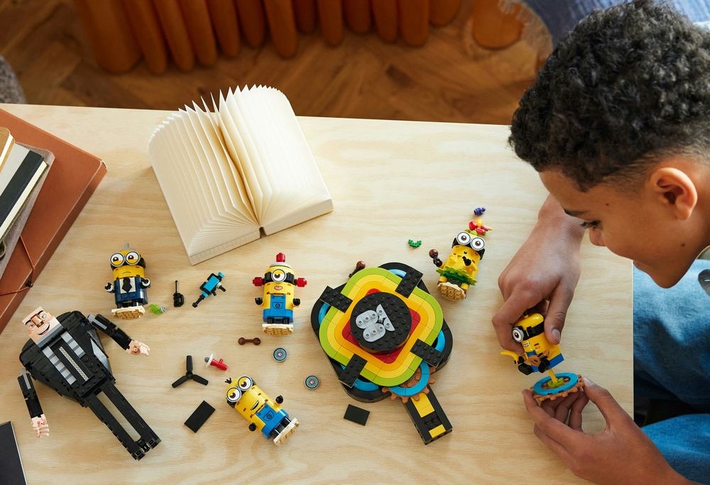 LEGO 75582 Despicable Me i Minions Gru i minionki z klocków  umiejętności