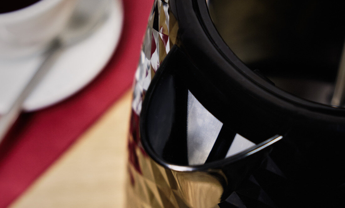 Czajnik ELDOM  C280C Elli Czarny filtr antyosadowy zasilany sieciowo wysoka moc 2200 W