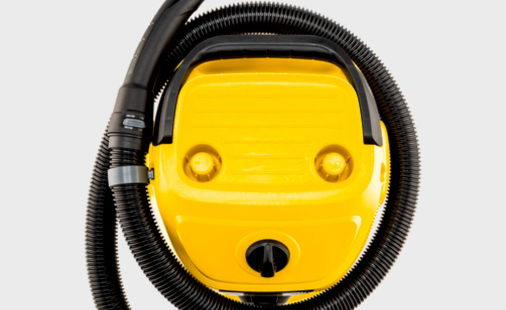 Odkurzacz KARCHER WD 3 V-17/4/20 1.628-130.0 zdjęcie lifestyle Łatwe opróżnianie pojemnika System zamykania „Pull & Push” 