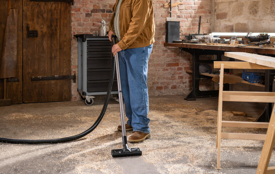 Odkurzacz KARCHER WD 7 Control P S 30/6/35/T 1.628-386.0 Duży zasięg pracy Przewód zasilający o długości 6 m  wąż ssący 3,5 m wymiary kółka z hamulcem na nachyleniach do 10°