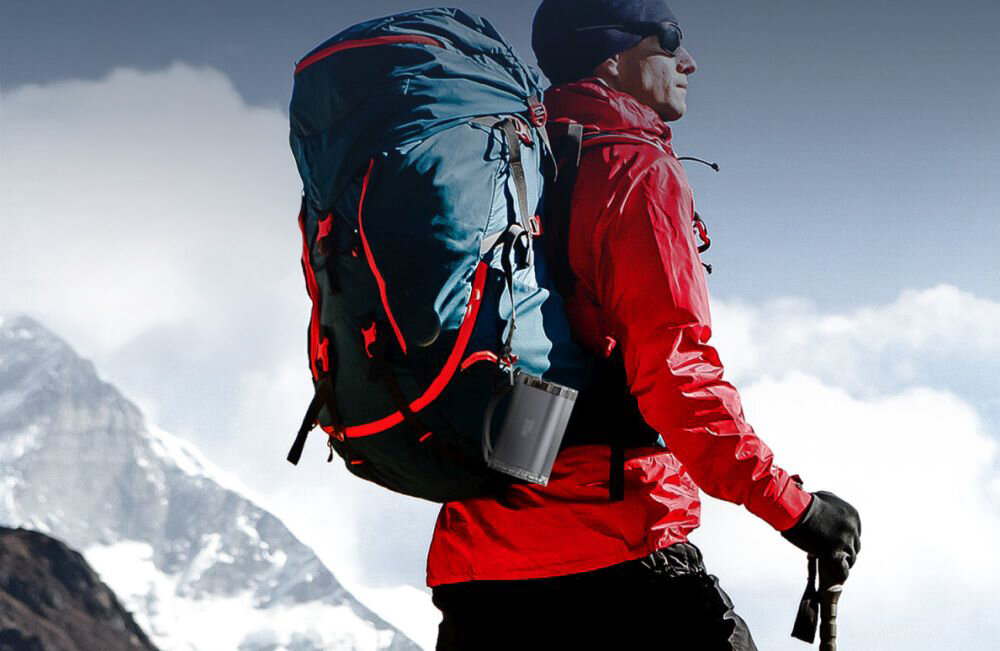 4SMARTS Lucid Ultra 2 porty USB-C i 2 porty USB-A wielu urządzeń jednocześnie USB Power Delivery do 100 W protokołów szybkiego ładowania MacBooki, notebooki, smartfony, smartwatche i słuchawki powerbank przyczepiony do plecaka turystycznego