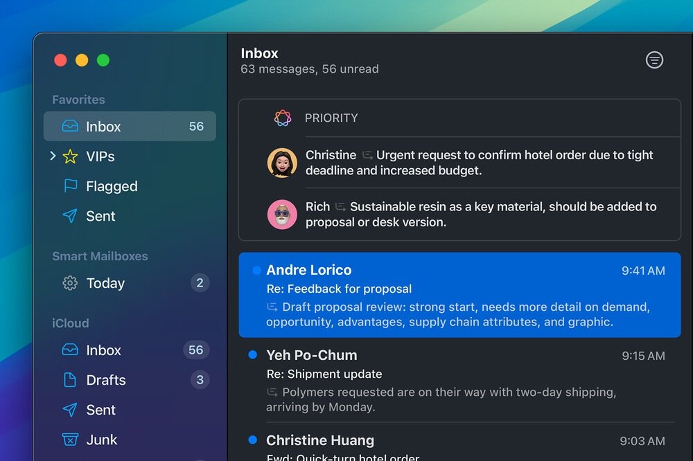 Mac Studio  skrzynka z wiadomościami na ekranie 