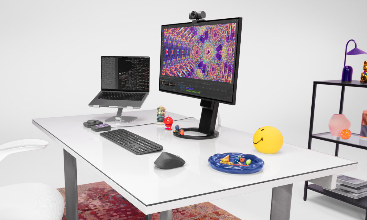 LOGITECH MX Master 4 Logitech MX Master 4  70 dni jednym pełnym ładowaniu szybkie minutowe ładowanie 3 godziny - mysz na jasnym biurku