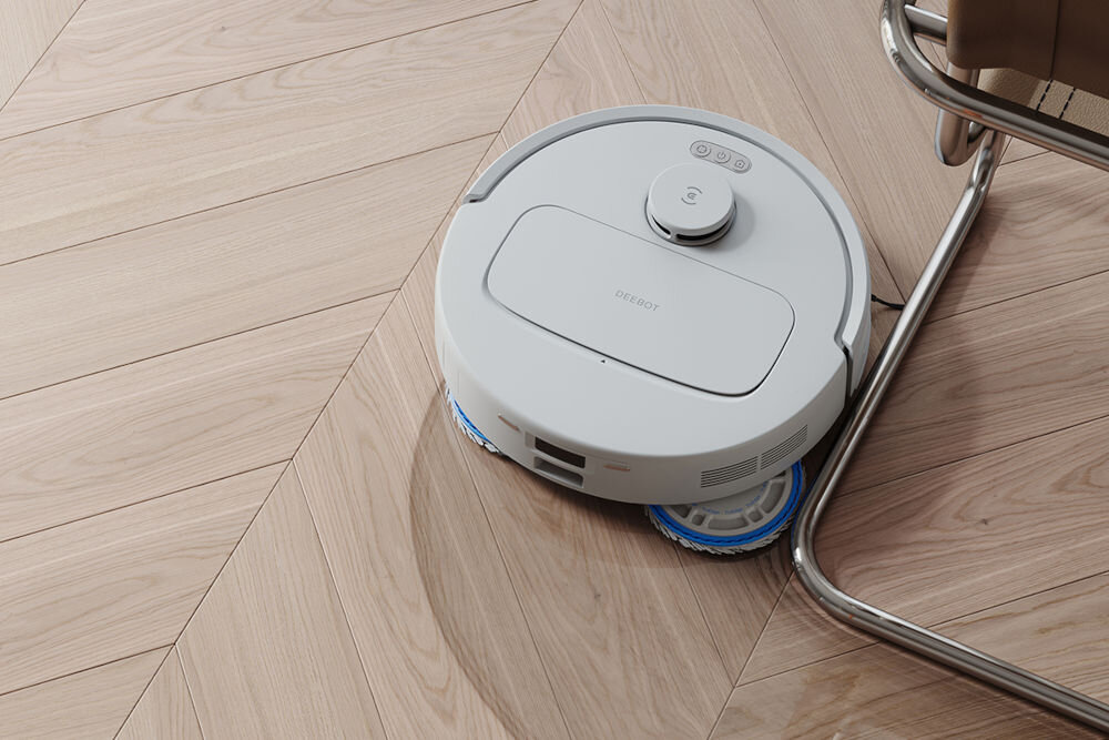 Robot sprzątający ECOVACS Deebot N30 Pro Omni Biały unoszone ramie mechaniczne dostosowanie do przeszkód minimalna odległość od krawędzi 1 mm pokrywa 98% powierzchni pięcioetapowy system czyszczenia OZMO Turbo skuteczne usuwanie plam i odświeżenie podłóg