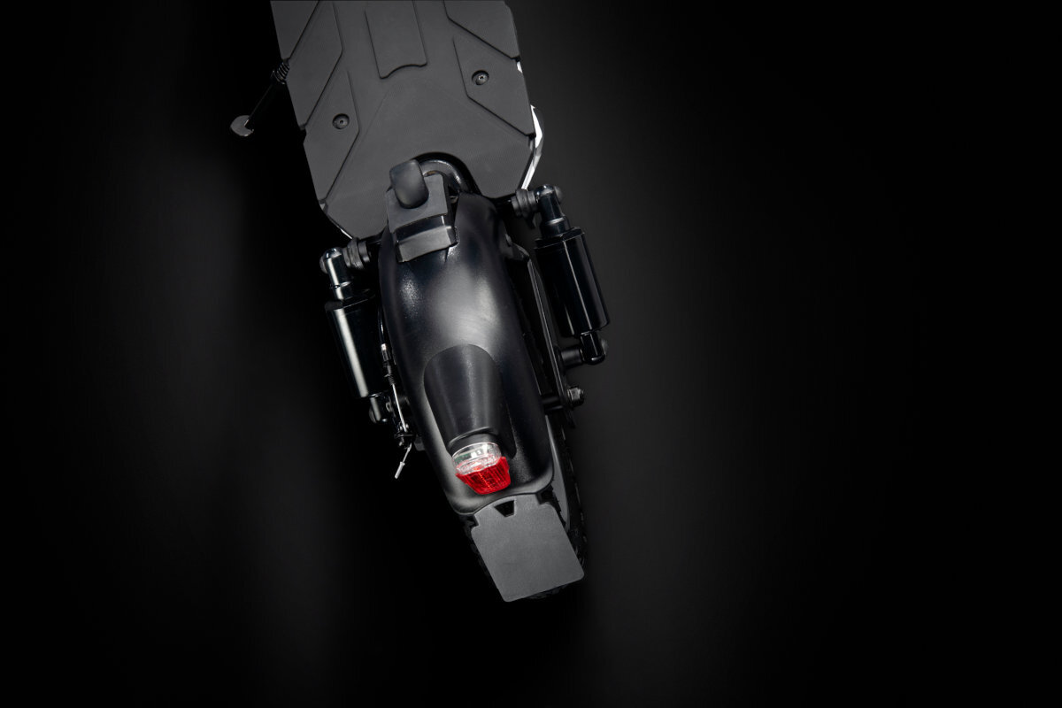 Hulajnoga elektryczna JEEP 2XE Urban Camou 2022 Czarny