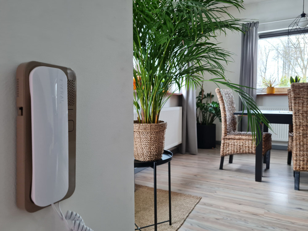 Unifon CYFRAL Smart-D Biały dwa przyciski funkcyjne pierwszy do otwierania drzwi wejsciowych drugi dowolnie wybrana funkcja mozliwosc otwoerania drzwi bez podnoszenia sluchawki