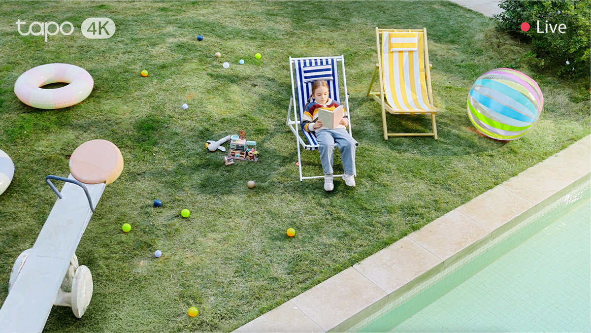 TP-LINK Tapo C560WS wyodrębnia wyraźne ujęcia twarzy kluczowe momenty zdarzeń typ zdarzenia przewijać oś czasu - monitoring na ogród przy basenie