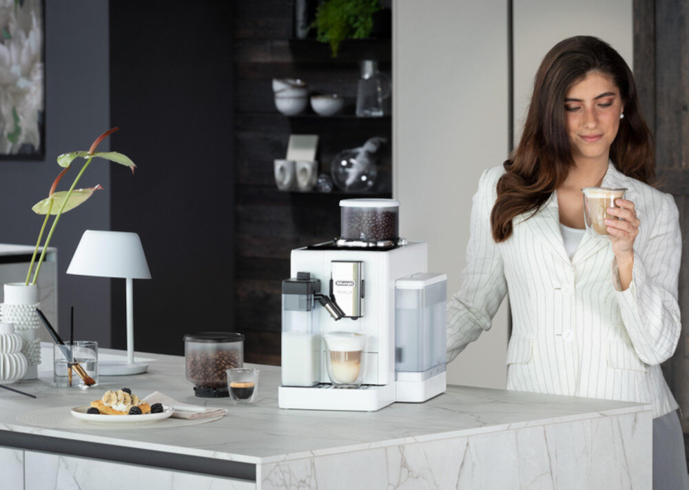 Ekspres DELONGHI Rivelia EXAM 440.55.W włoska kawa Cztery profile