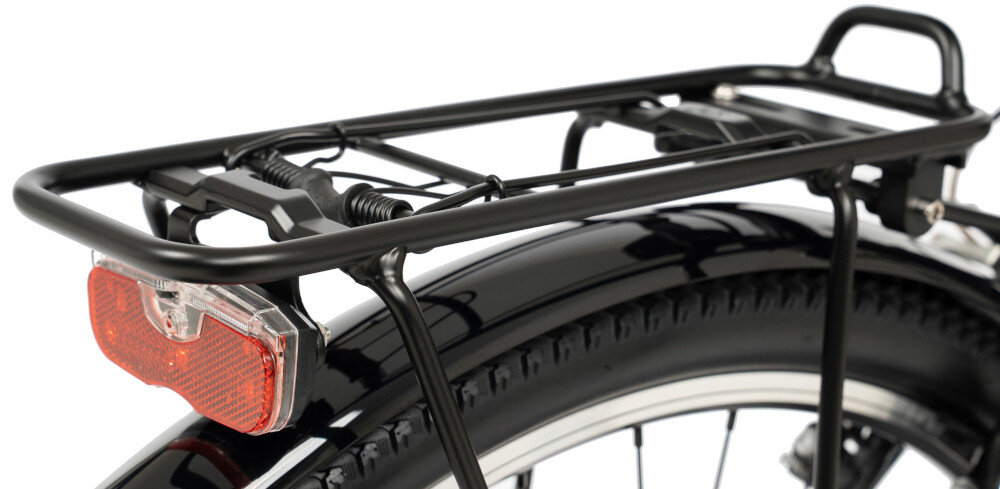 Rower trekkingowy ROMET Wagant SUV H PV A U20 28 cali Czarny bagażnik na białym tle praktyczny bagażnik o solidnej konstrukcji wygodny i bezpieczny montaż dodatkowych akcesoriów składana stopka zamontowana w centralnym punkcie ciężkości stabilność podczas postoju