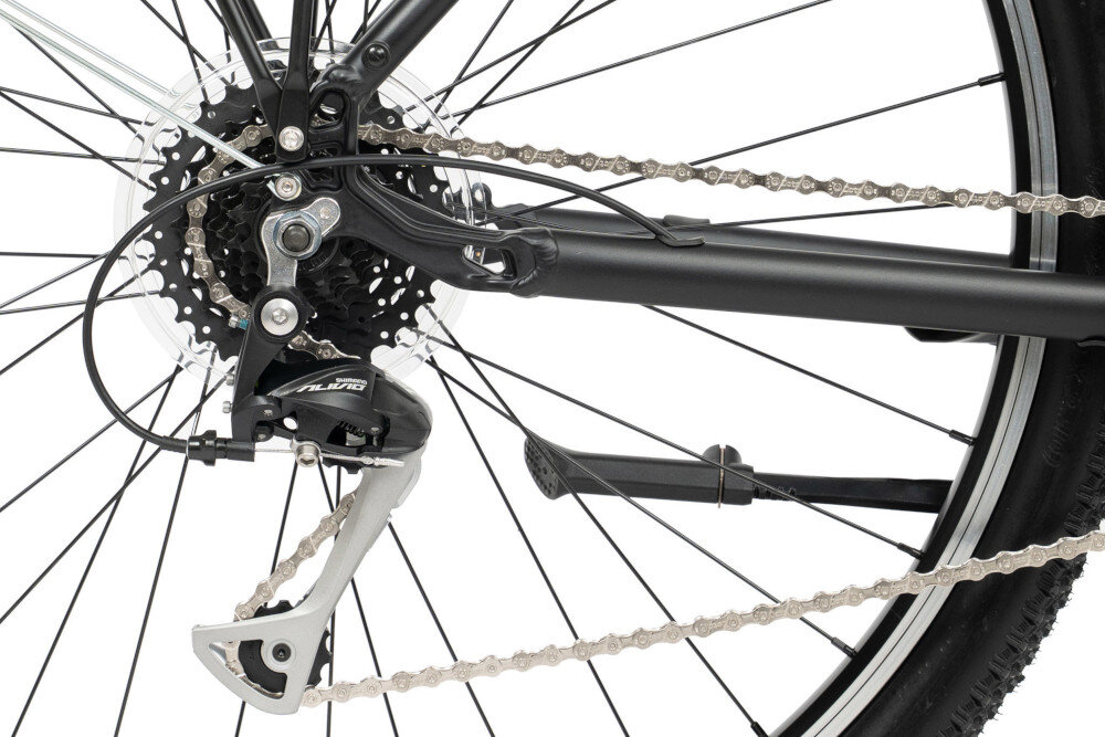 Rower trekkingowy ROMET Wagant SUV H PV A U20 28 cali Czarny zbliżenie na tylną przerzutkę przerzutki marki SHIMANO 24 przełożeń duża wytrzymałość i sprawne działanie przednia przerzutka SHIMANO Tourney tylna SHIMANO Acera precyzyjna praca mechanizmu komfort kontrola