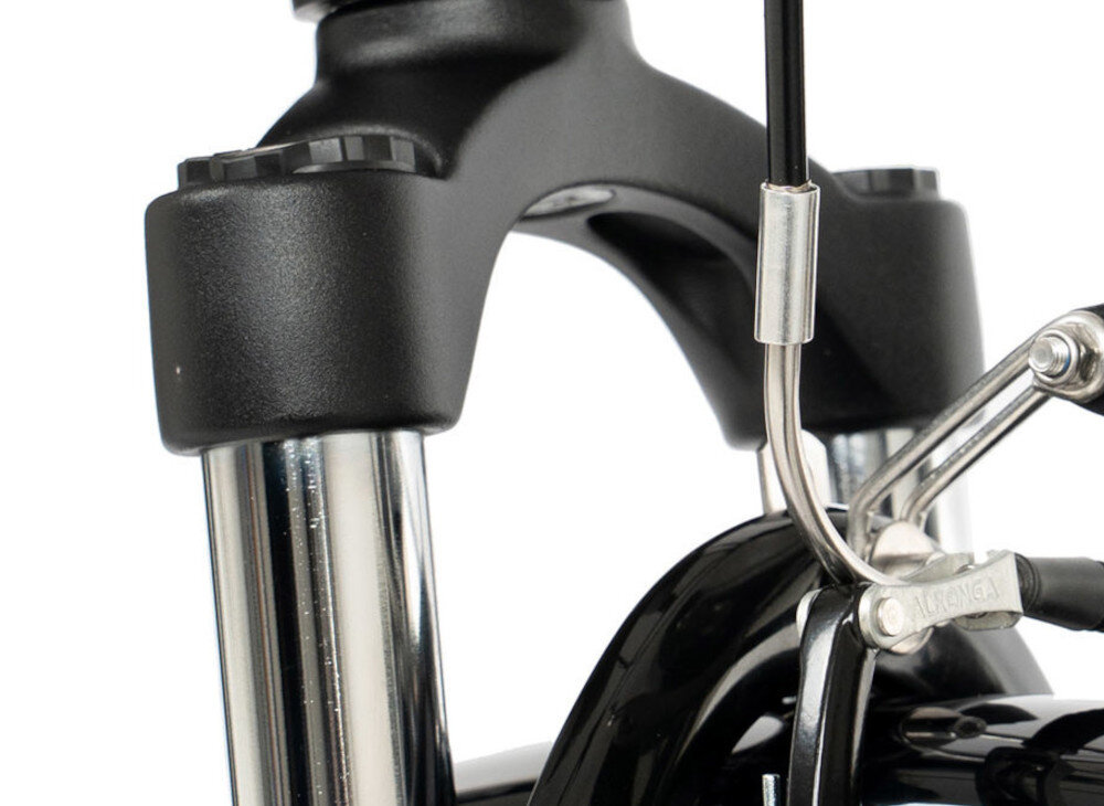 Rower trekkingowy ROMET Wagant SUV H PV A U20 28 cali Czarny zbliżenie na amortyzator widok z góry rower typu hardtail przedni amortyzator ROMET skuteczne tłumienie drgań prosta konstrukcja wygoda bezpieczeństwo