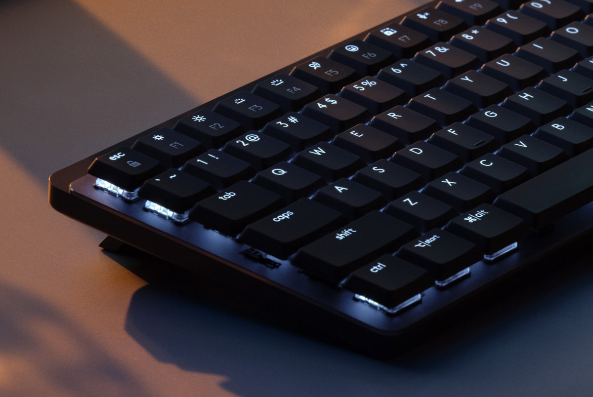 Klawiatura-LOGITECH-MX-wyposazenie