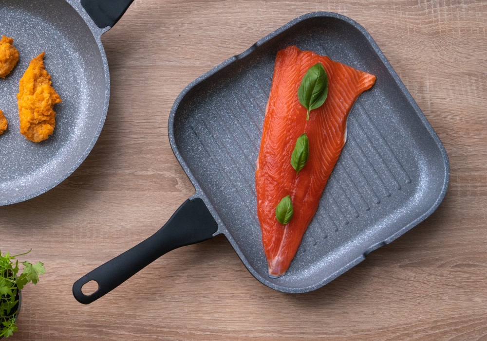 Patelnia grillowa GÖTZE & JENSEN Granitec Competence 28 cm rownomierne nagrzewanie wyglad