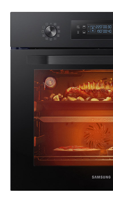 pracujący piekarnik Dual Cook