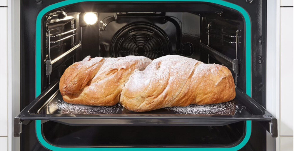 KUCHNIA GORENJE GECS6B70CLB wizualizacja wnętrze blacha chleb wypiek pieczywo HomeMade zaokrąglona wnęka cyrkulacja powietrza ulepszona grzałka rozmieszczenie otworów równomierna temperatura idealne pieczenie potraw brak przypaleń stabilne pieczenie