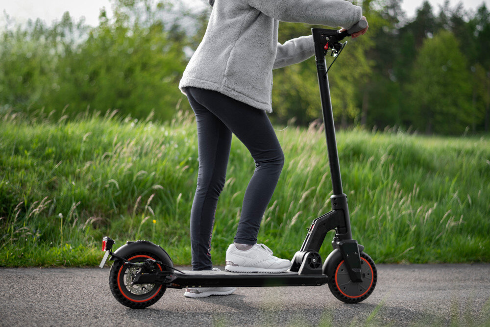 Hulajnoga elektryczna LENOVO M2 czarny bateria zasieg