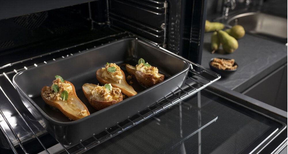 PIEKARNIK HISENSE BIM4434ABG8 wizualizacja ruszt wnętrze naczynie potrawa Koniec z gorącymi miejscami łopatka mieszająca Równomierne gotowanie