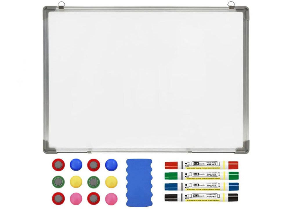 Tablica magnetyczna EXTRALINK EX.35403 prezentacja tablicy z gąbką flamastrami i magnesami na białym tle 4 markery suchościeralne 12 magnesów dedykowana gąbka bezproblemowe ścieranie notatek zarządzanie treścią