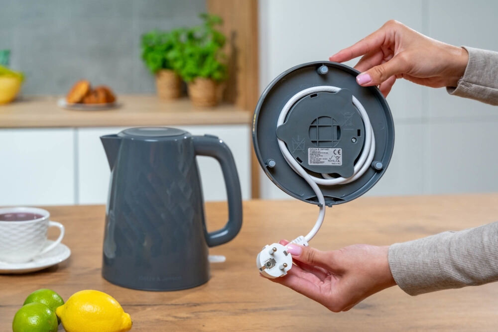 Czajnik GÖTZE & JENSEN KT101G obrotowa podstawa 360 stopni schowek na przewód podświetlany włącznik