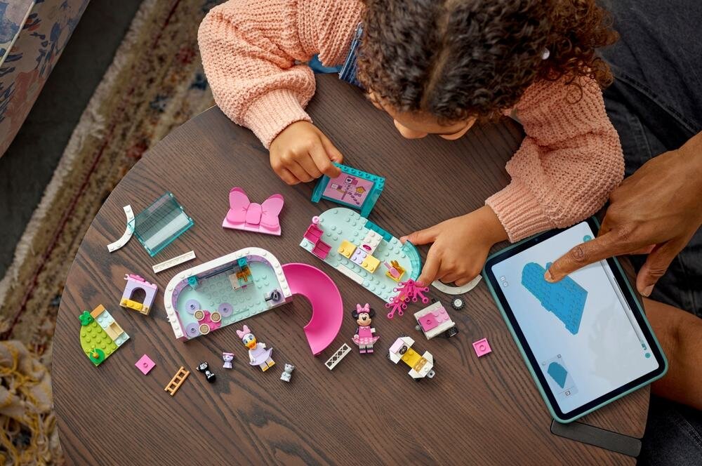 LEGO 43274 Disney Classic Hotel dla zwierząt Minnie  zdolności manualne rozwój dziecka koordynacja umiejętności wyobraźnia 
 