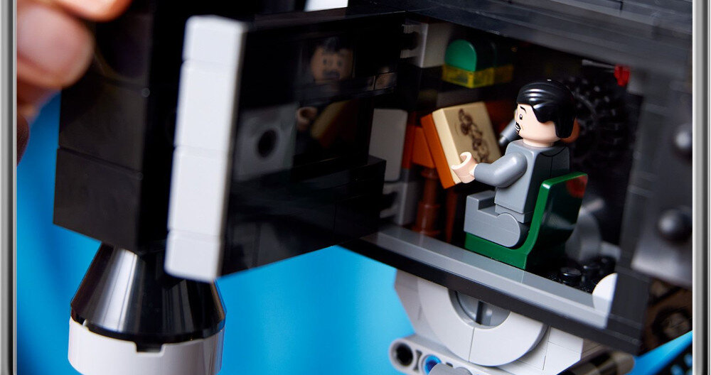 KLOCKI LEGO DISNEY KAMERA WALTA DISNEYA 43230 tylny panel zawiasy