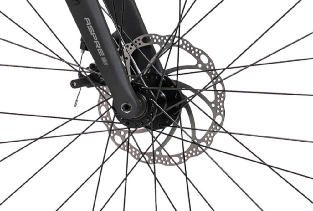 Rower gravel ROMET Aspre 2.1 U18 28 cali Różowy zbliżenie na tarczę hamulcową białe tło podstawa bezpieczeństwa hamulce tarczowe mechaniczne bardzo duża siła hamowania szybko wyhamujesz z przodu i z tyłu podwójny pakiet bezpieczeństwa