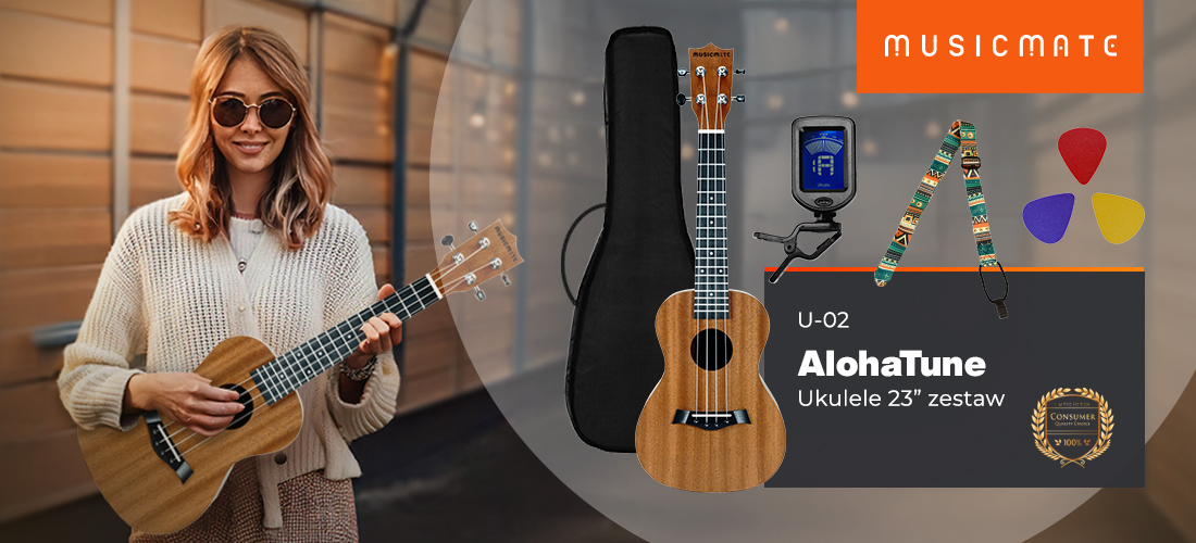 Ukulele MUSICMATE U-02 AlohaTune 23 cale mahoniowe korpus matowe wykończenie koncertowe, osoba stojąca z ukulele rękach