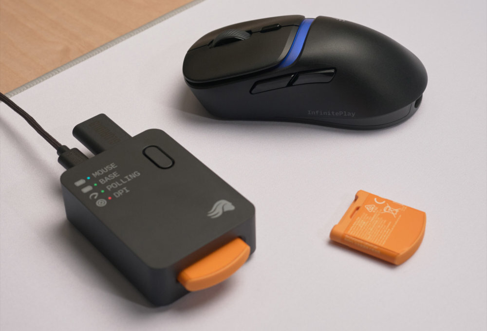 Glorious Gaming Model D3 baza odbiornika bezprzewodowego 2,4 GHz częstotliwość do 8000 kHz inteligentne centrum ładowania systemu InfinitePlay stan naładowania obu akumulatorów aktualnej częstotliwości wybranych ustawieniach czułości DPI oprogramowania - Bezprzewodowa baza 8K