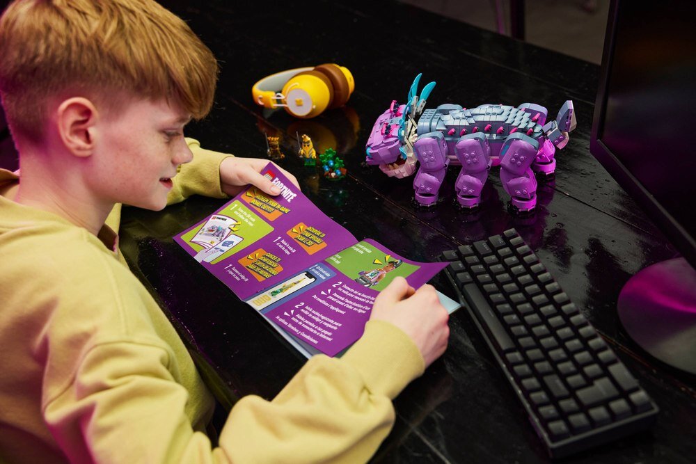 LEGO 77077 Fortnite Klombo zdolności manualne rozwój dziecka koordynacja umiejętności wyobraźnia 
 