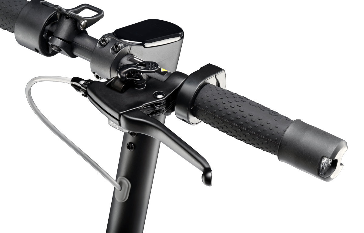 HULAJNOGA ELEKTRYCZNA JEEP 2XE SENTINEL jeszcze wiecej mozliwosci z tempomatem amortyzacja i sygnalem dzwiekowym