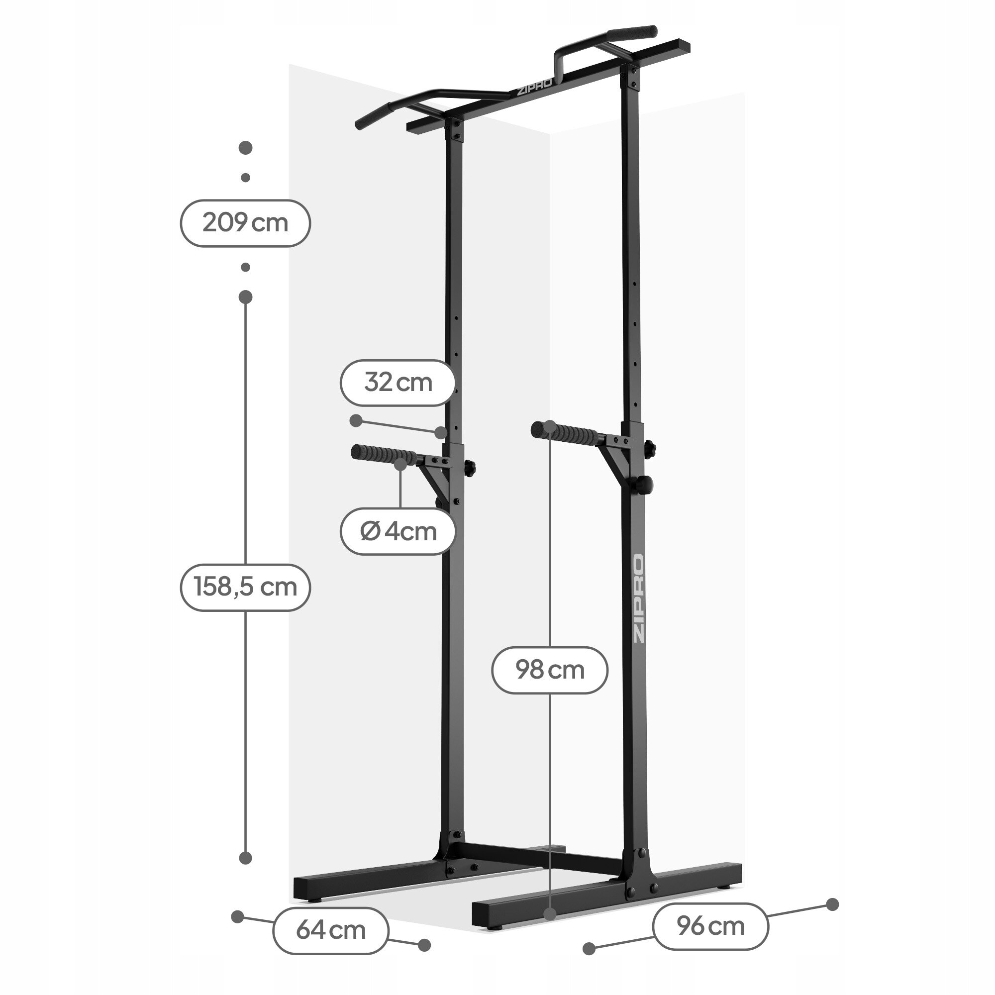 Na obrazie widoczne są poręcze treningowe wielofunkcyjne z drążkiem, oznaczone logo ZIPRO. Wymiary to: wysokość 209 cm, szerokość 96 cm, głębokość 64 cm, długość drążka 32 cm, średnica 4 cm, wysokość uchwytów 98 cm i 158,5 cm.