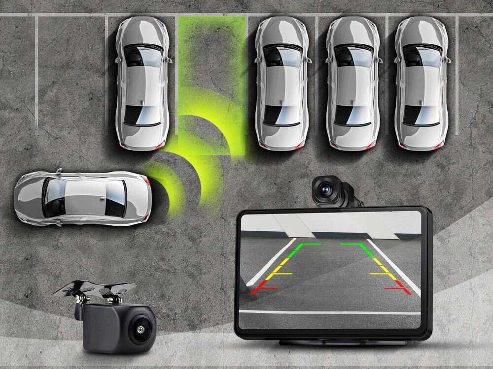 Samochodowy tablet multimedialny TRACER CarPlay 7.0  + Kamera tył stacja multimedialna do samochodu, tablet multimedialny po skosie z kamerą cofania, samochody stojące na parkingu