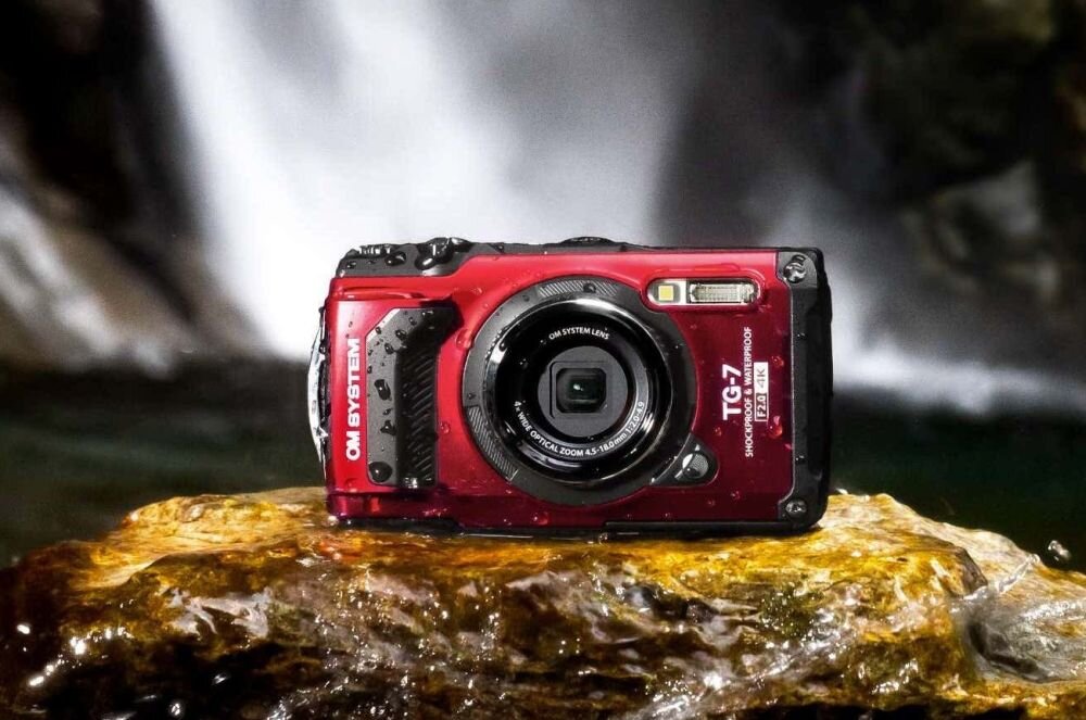 Aparat OLYMPUS OM System TG-7   zdjęcia obiektyw ekran wizjer ogniskowa przysłona migawka obudowa bateria zasilanie filmy nagrywanie rozdzielczość matryca rozmiar przekątna tryby iso montaż lampa światło przyciski sterowanie menu kontrast jasność balans bieli filtry cmos karta pliki format zapis seria