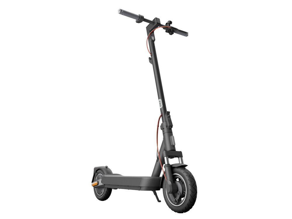 Hulajnoga elektryczna XIAOMI Scooter 5 Pro 60km 400W 10 cali Czarny hulajnoga na białym tle widoczna od przodu pod skosem do jazdy po mieście dynamiczne ekscytujące podróżowanie szereg udogodnień praktyczne rozwiązania styl moc wygoda