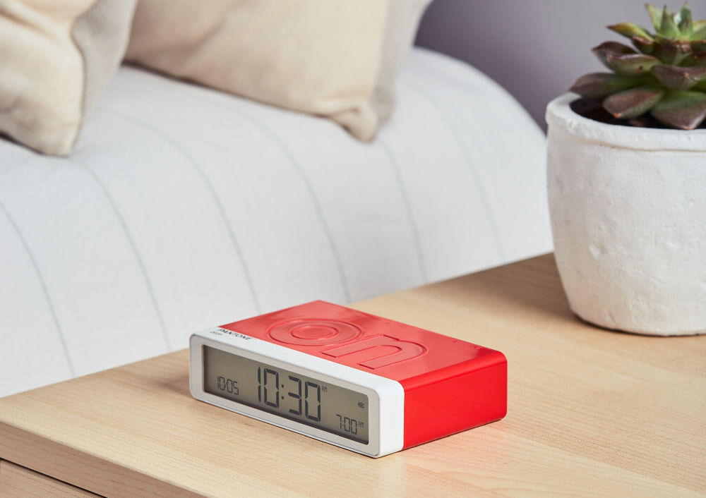 Budzik LEXON Flip Classic X Pantone sterowanie ruch, ko