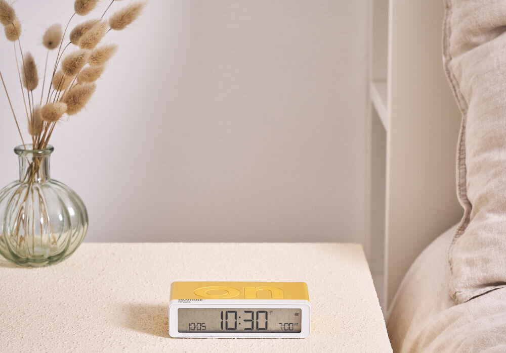 Budzik LEXON Flip Classic X Pantone dzien noc budzik pobudka on off