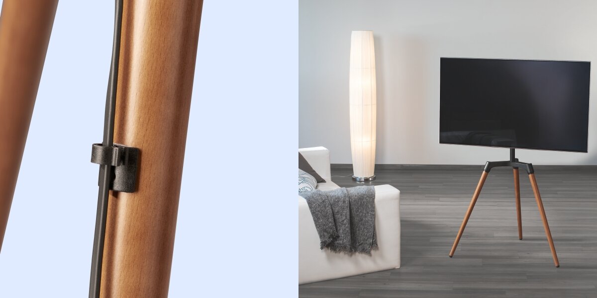 Stojak podłogowy HAMA do TV 32-65 cali 220873 System zarządzania kablami w postaci dyskretnego zacisku na nodze stojaka oraz wizualizacja produktu w minimalistycznym wnętrzu.