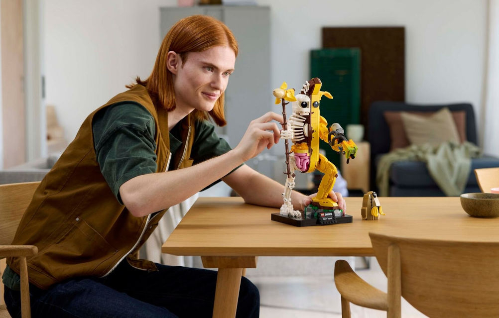 LEGO 77072 Fortnite Skórkościec szczegółowy model ruchome ręce i autentyczne akcesoria