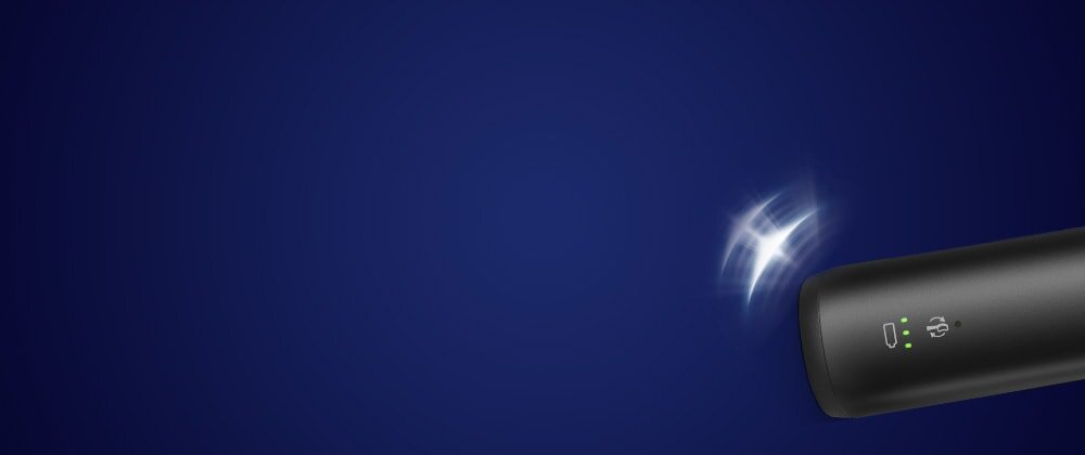 Zbliżenie na dolną część szczoteczki, na której znajduje się czujnik.