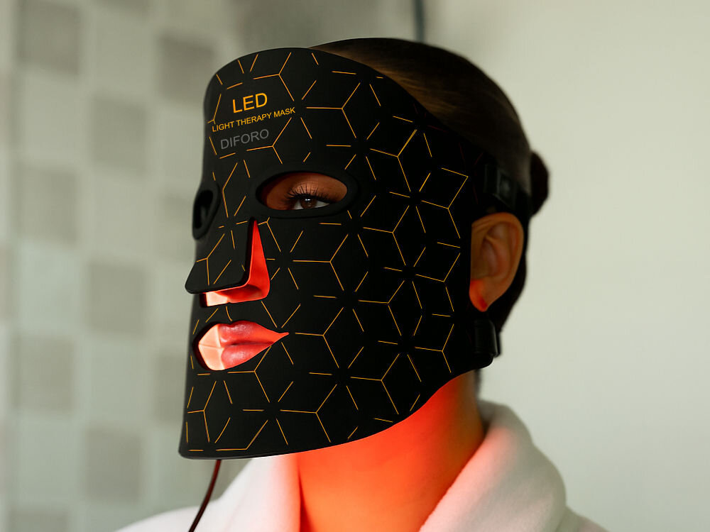 Maska LED do twarzy DIFORO DiF-Eluminna  cztery typy światła czerwone, niebieskie, pomarańczowe podczerwone NIR precyzja