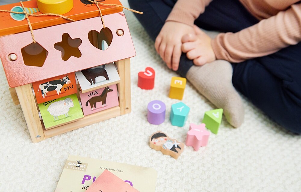 Zabawka edukacyjna NASZA KSIĘGARNIA Pucio Sorter logopedyczny stymulacja rozwoju mowy dziecka, od czasu poniemowlęcego, przykuwające wzrok ilustracje