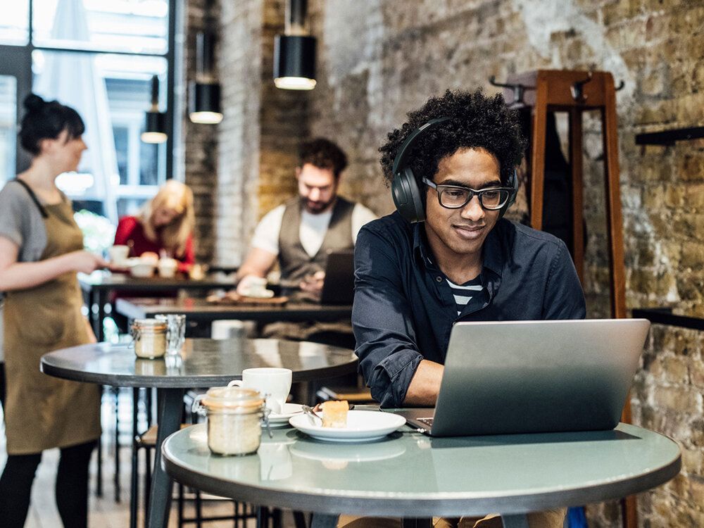 Słuchawki bezprzewodowe Creative Outlier Zen Hybrid 2 technologia komfort łączność