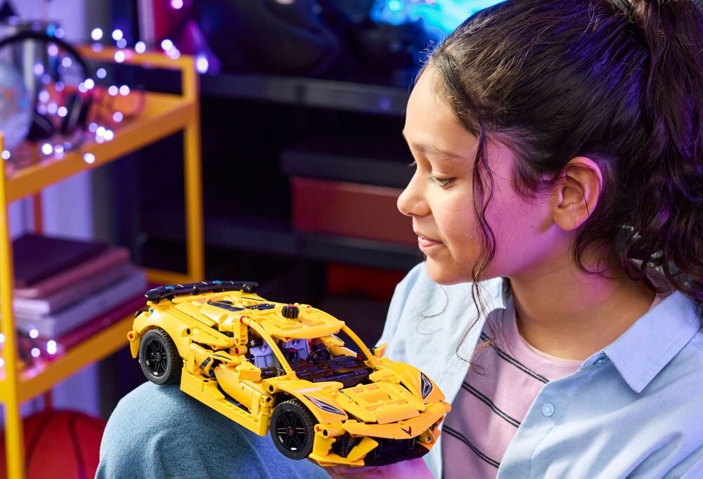 LEGO 42205 Technic Chevrolet Corvette Stingray 8 cm wysokości, 27 cm długości i 14 cm szerokości  