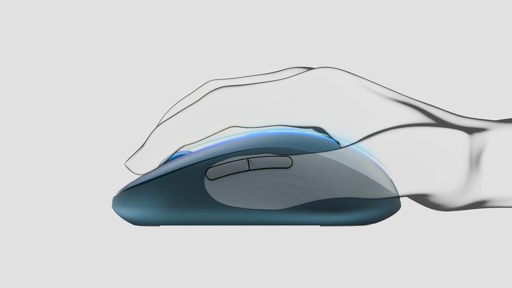 LENOVO Yoga kompaktową konstrukcją o wymiarach 117,6 × 63,5 × 38,5 mm mieści się w torbie na laptopa czy plecaku - postura dłoni na myszce od boku