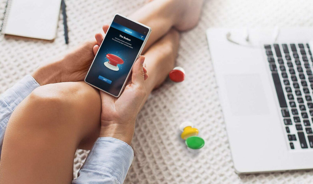Kontroler FIBARO FGPB-101-1 ZW5 sieć Z-Wave powiadomienia na telefon aplikacja Yubii Home