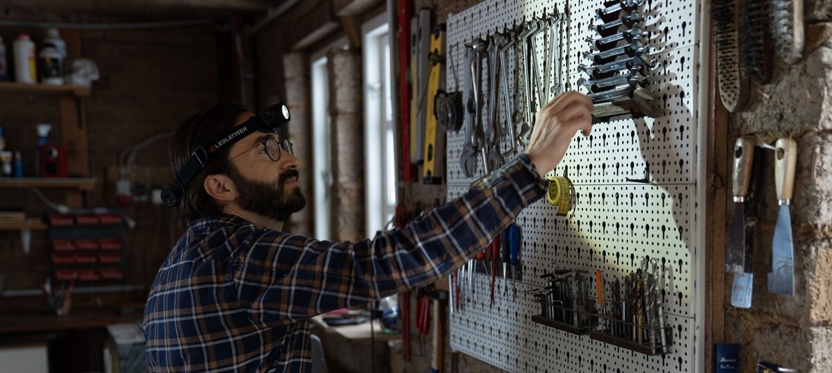 Latarka czołowa LEDLENSER H7R Core dobre oswietlenie trwalosc dla wymagajacych