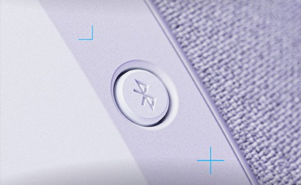 Słuchawki LOGITECH G321 Bluetooth Pair-and-Play połączenie bezprzewodowe, kadr na przycisk bluetooth w słuchawkach