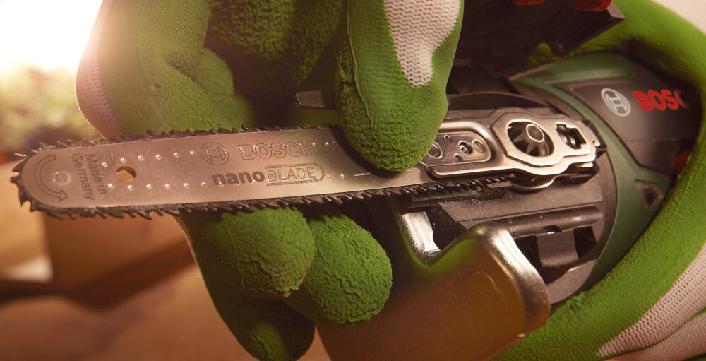 Piła akumulatorowa BOSCH EasyCut 12 06033C9001 system SDS latwa szybka bezobslugowa wymiana brzeszczotow automatyczna blokada brzeszczotu