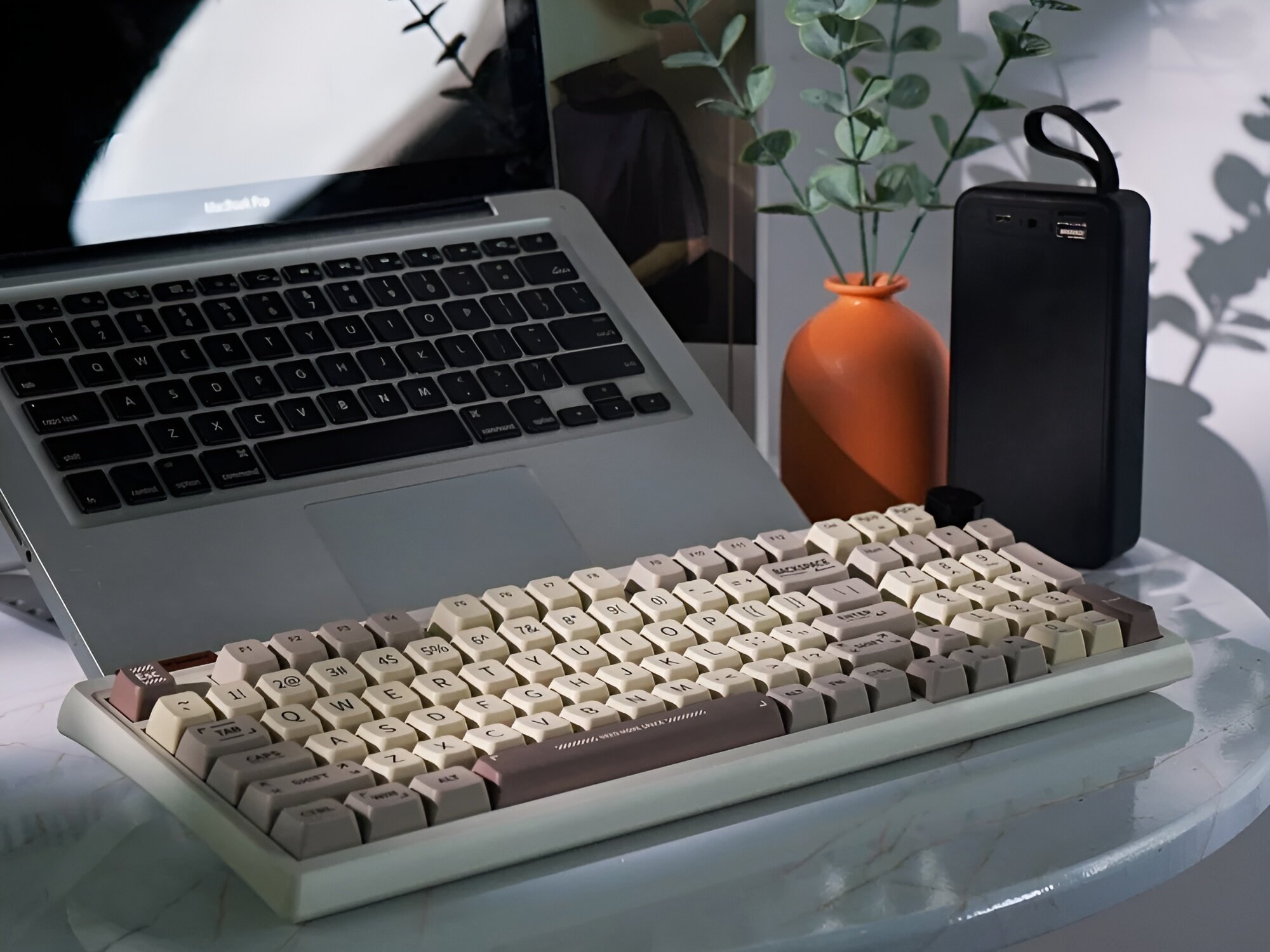 Klawiatura EPOMAKER RT100 97-klawiszowy układ pokrętło multimedialne sterowanie głośnością, wstrzymywanie i wznawianie odtwarzania muzyki Pokrętło dedykowanego oprogramowania