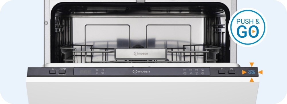 ZMYWARKA INDESIT IN2IE13CNO8 Zbliżenie na panel sterowania zmywarki wskazuje wyróżniony przycisk Push & Go. Ikona obok sugeruje uruchamianie programu jednym dotknięciem automatyczny start jeden przycisk inteligentny program mycia